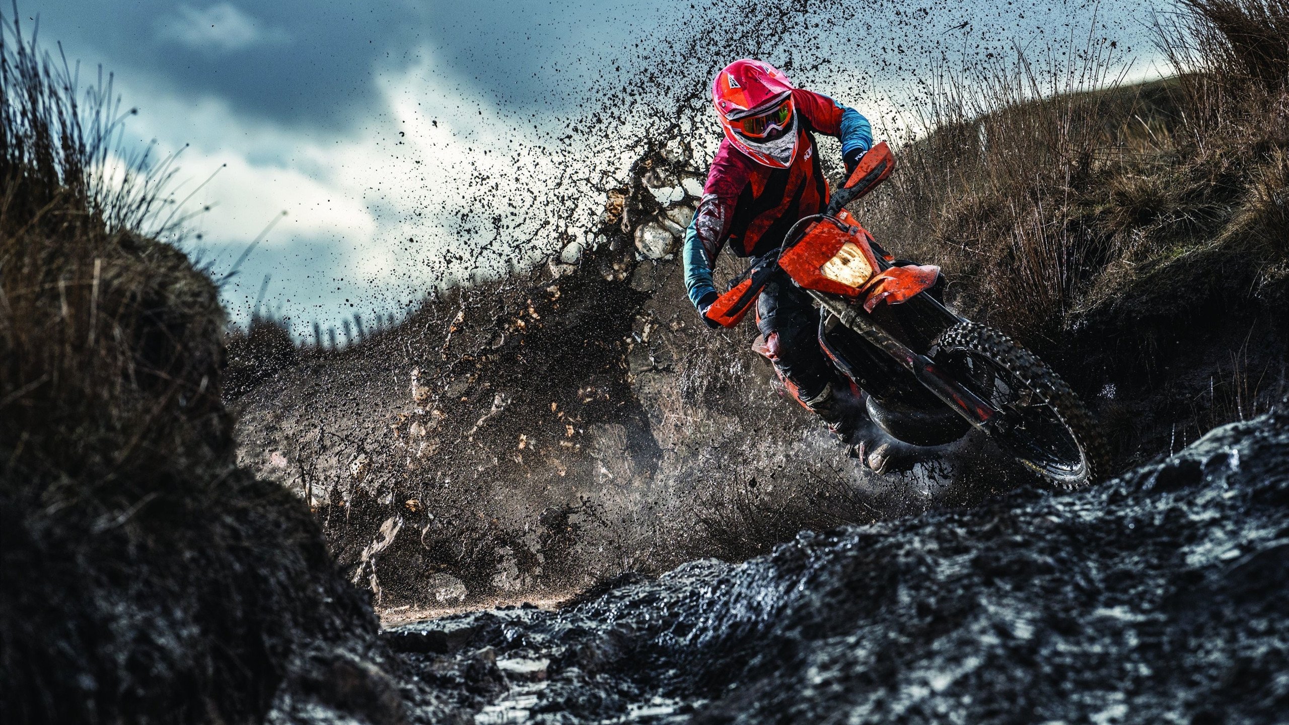 宿命的对决，布鲁诺关键战不手软，智利强行终结西班牙黄金时代