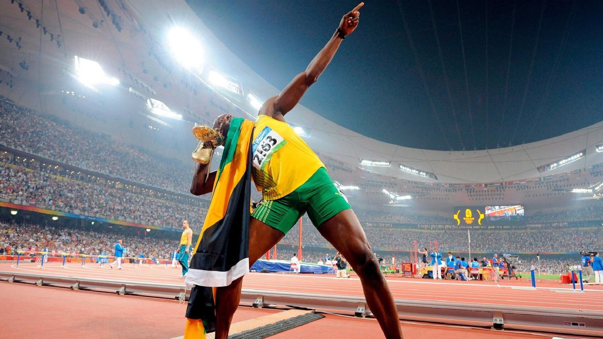 F1街道赛之夜，赖斯压力下的极限绽放